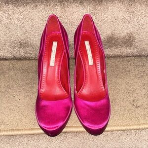 STELLA McCARTNEY-BEAUTIFUL DESIGNER SHOES IN FUSCHIA SATIN W/RED LEATHER LINING
